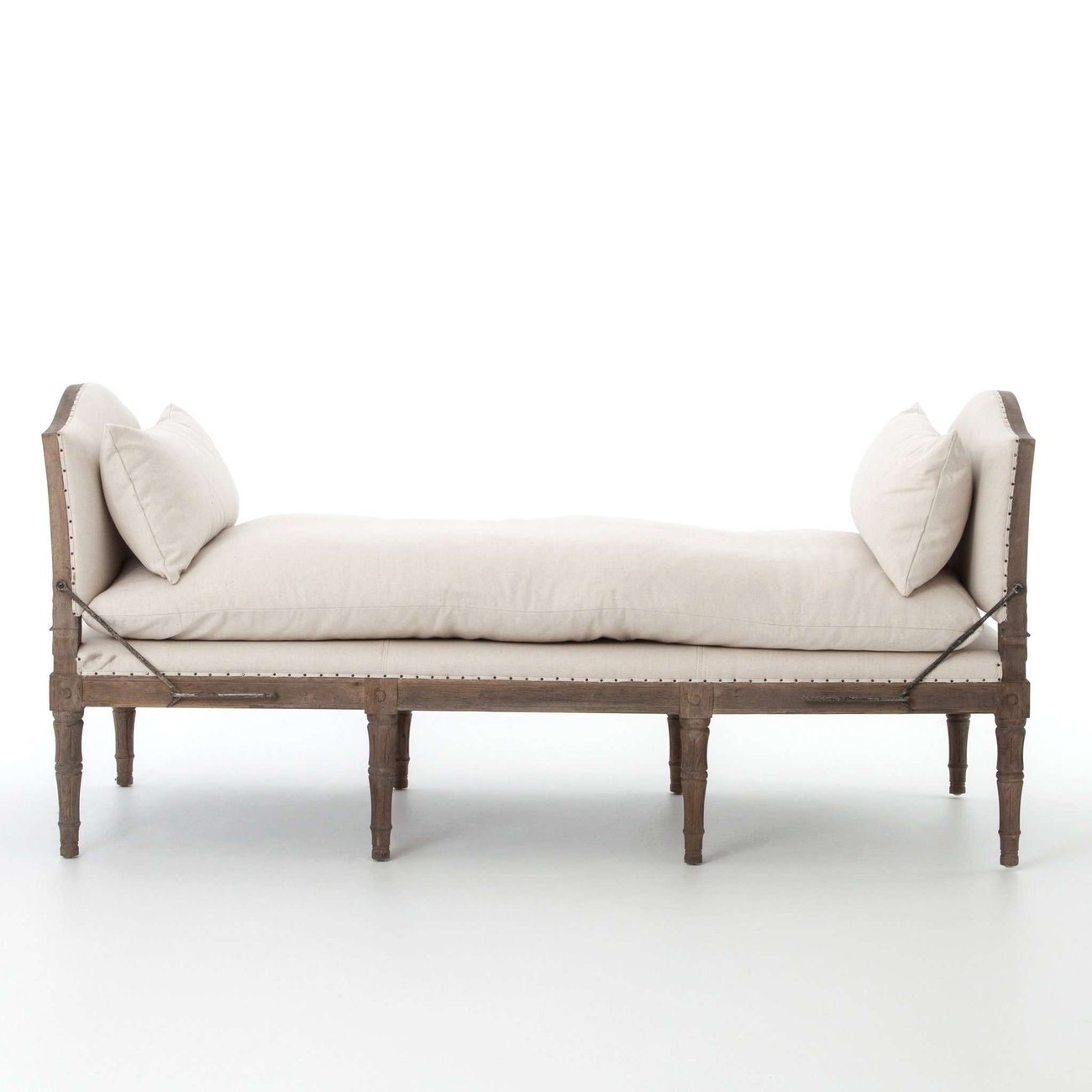 FNS, Brie Chaise