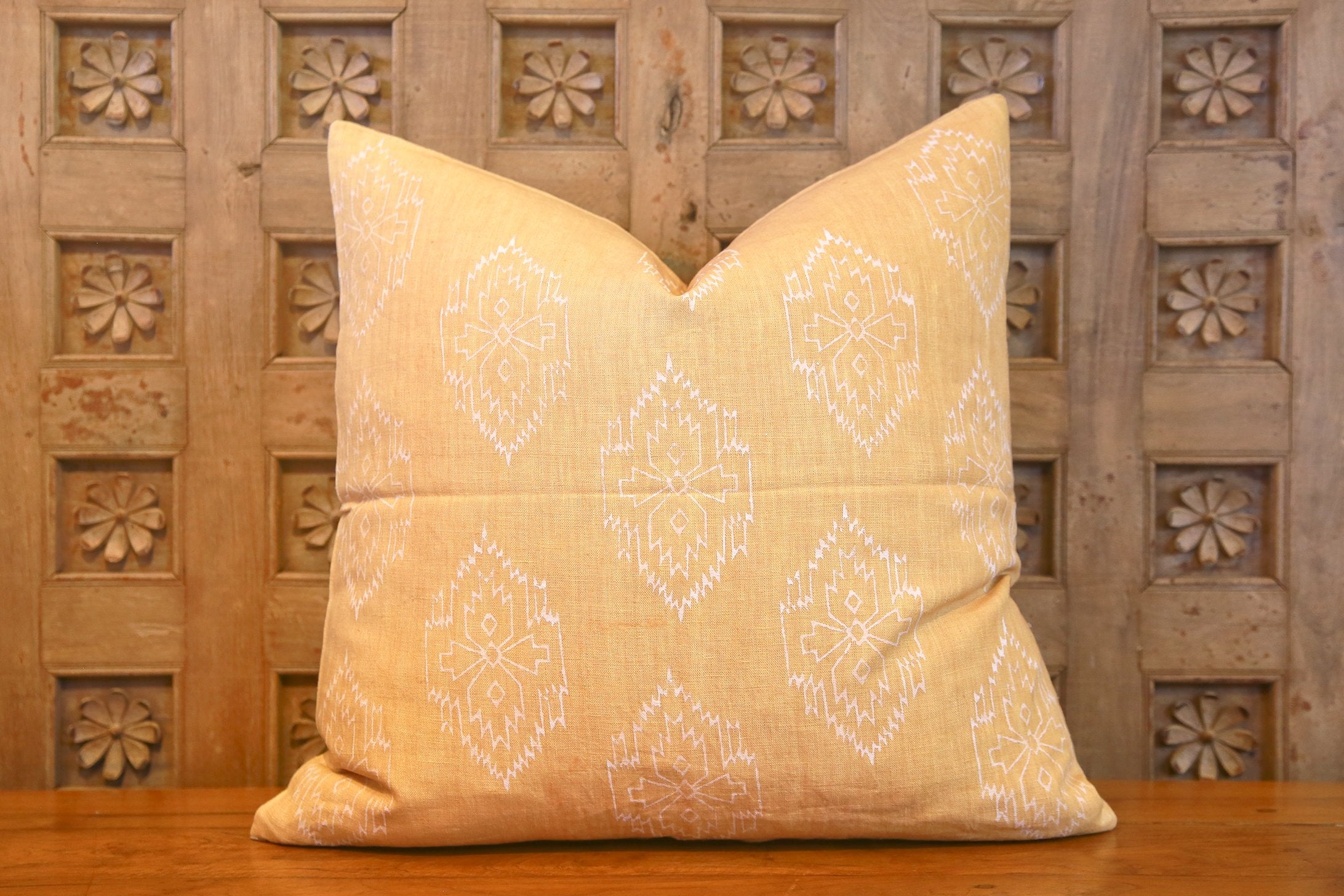 DE-COR | Globally Inspired, Chimalli Aztec Block Print Pillow (Trade)