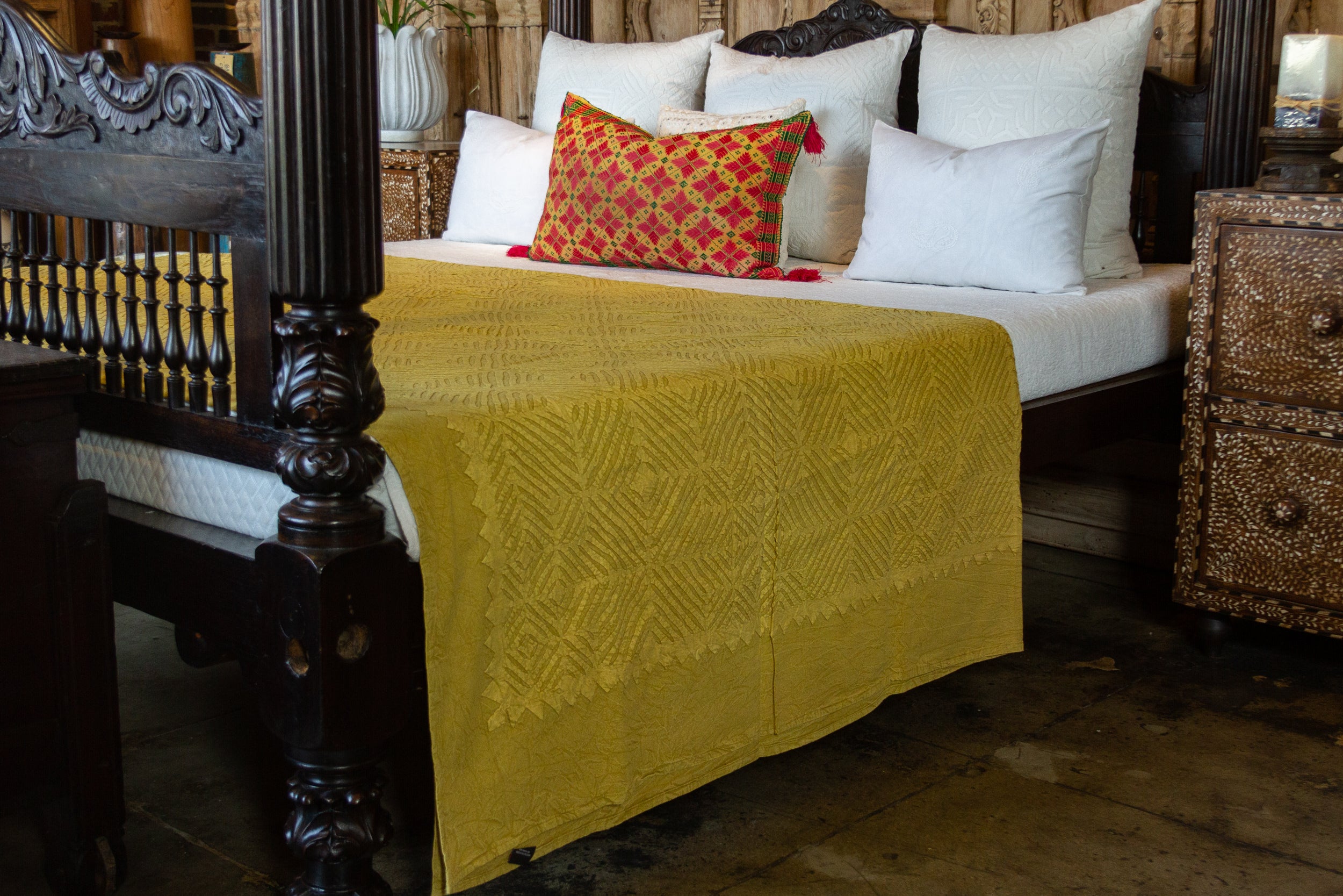 DE-COR | Globally Inspired, Olive Applique Coverlet